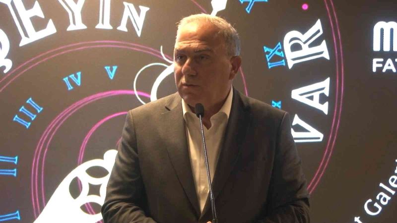 Fatih’te “Her Şeyin Bir Saati Var” sergisi açıldı
