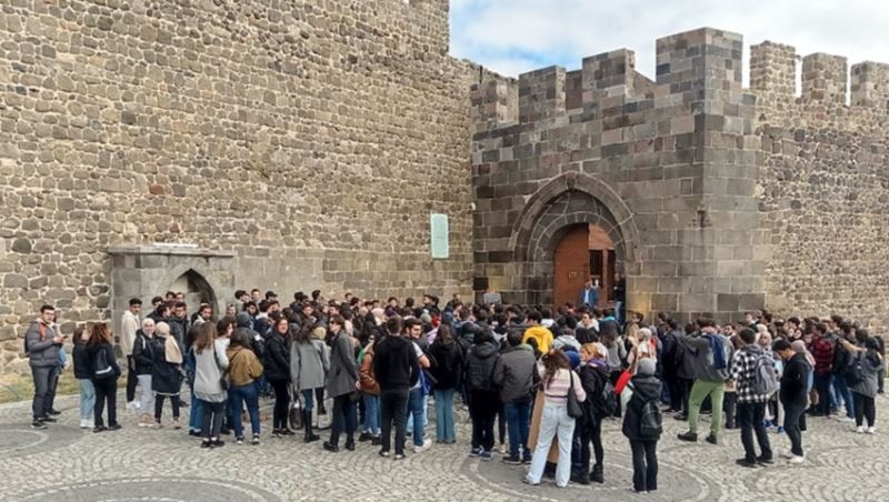 ETÜ’lü öğrenciler Erzurum’u gezdi
