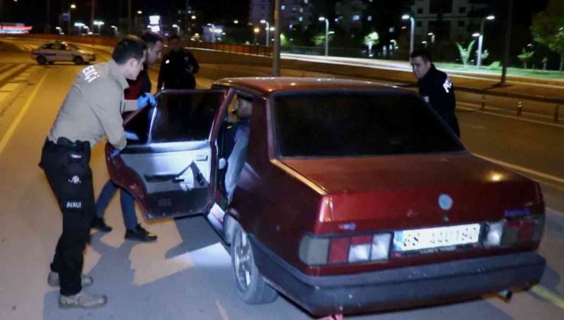 Ters yola girip polisleri peşine taktı, yakalanınca helallik istedi
