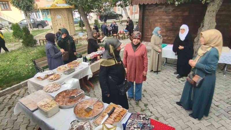 Yardıma ihtiyacı olanlar için ’hayır çarşısı’ kuruldu
