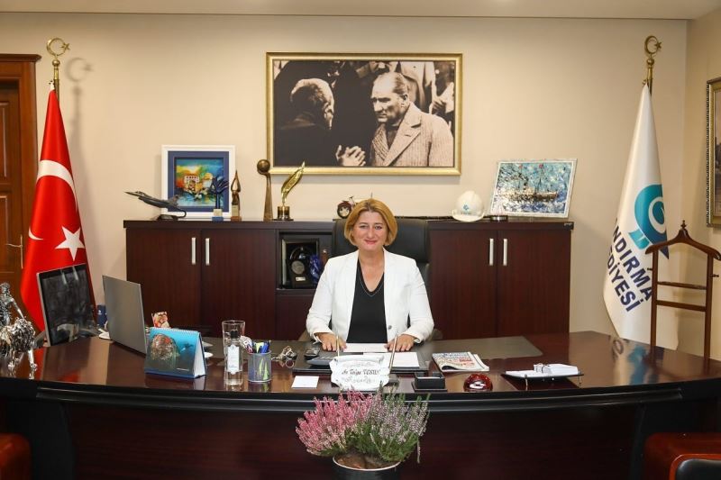 Vekil Başkan Fatma Sibel Salı Karabacakoğlu vatandaşları dinledi
