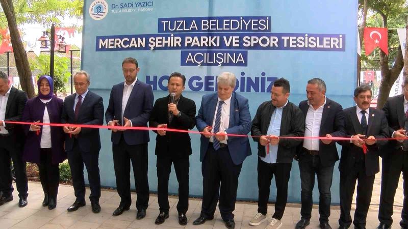 Tuzla’da işgalden kurtarılan 16 bin metrekare alan, park ve spor kompleksi oldu
