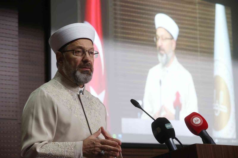 Diyanet İşleri Başkanı Erbaş: “Bugün insanlık benzeri görülmemiş bir değişim ve dönüşüme zorlanmaktadır”
