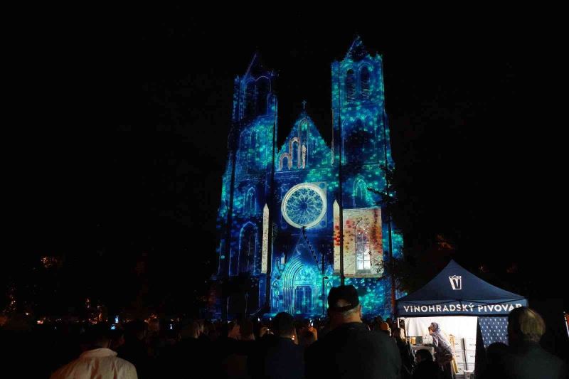 Çekya’da ışık festivali renkli görüntüler oluşturdu

