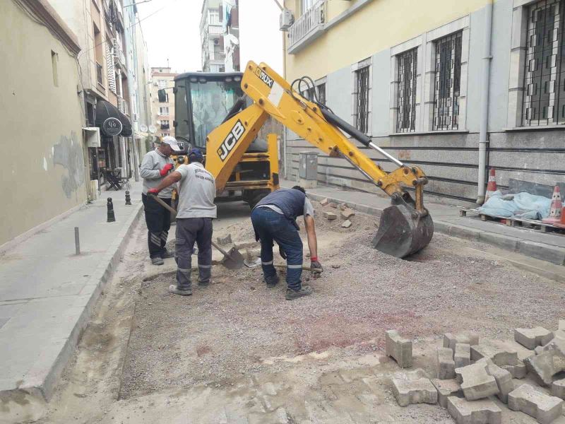 Şehzadeler’de yol onarım çalışmaları devam ediyor
