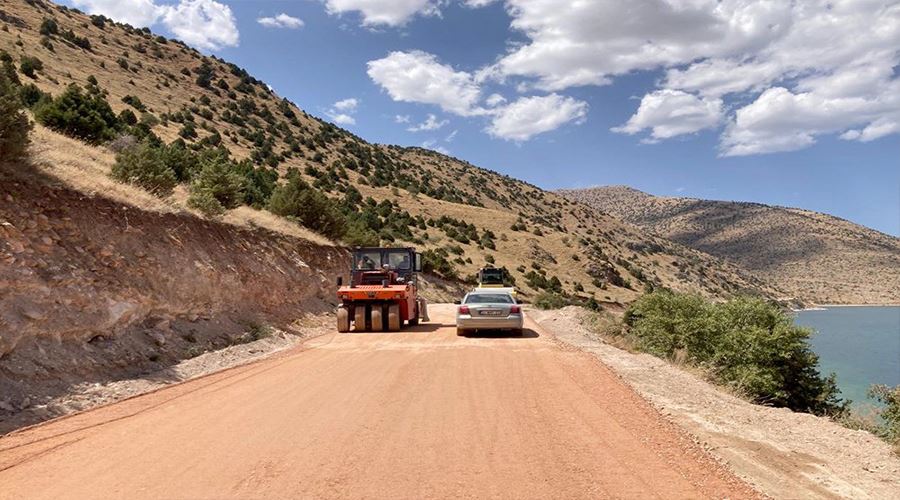 Van Büyükşehir Belediyesinden Gevaş’a 8.5 kilometrelik asfalt yol