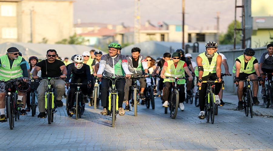 Sağlıklı nesiller için pedalladılar