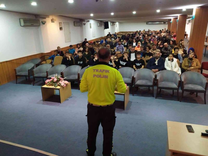 Konya Emniyeti okullarda trafik bilinci kazandırıyor
