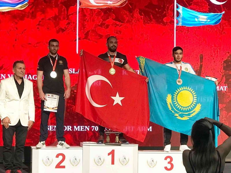 Eskişehirli sporcu bilek güreşinde 5’inci kez dünya şampiyonu oldu
