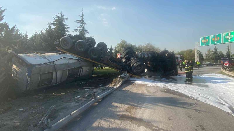 Gebze’de kimyasal madde yüklü tanker devrildi: 1 yaralı
