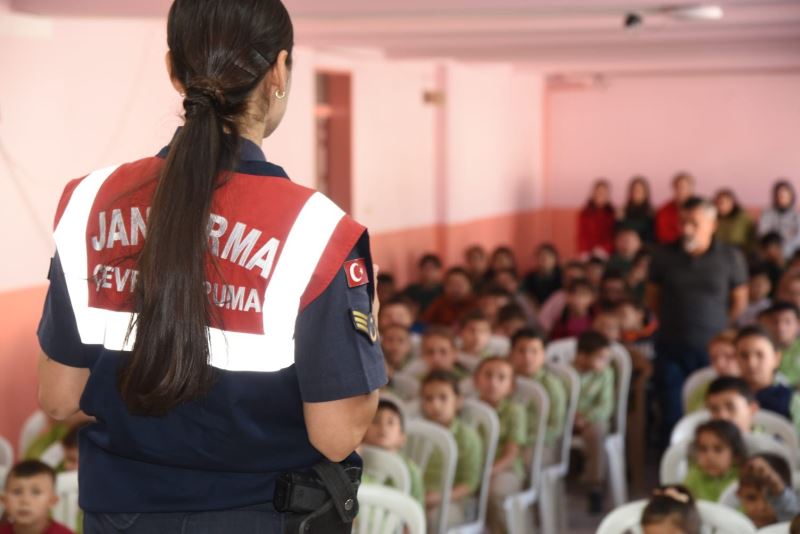 Jandarma eğitimleriyle, çocuklar bilinçleniyor
