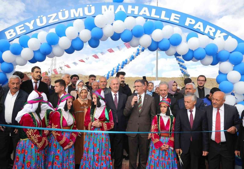 Tuşba’da parkı olmayan mahalle kalmadı
