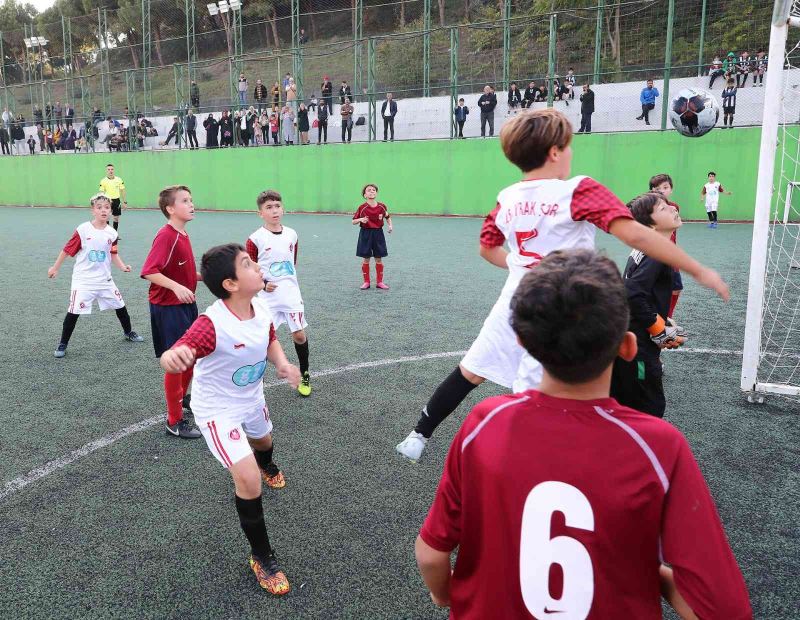 U11 Futbol Turnuvası’nda Gaziosmanpaşaspor şampiyon oldu
