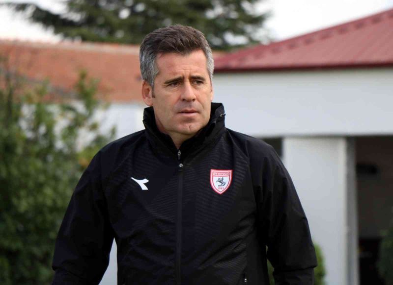 Hüseyin Eroğlu: “Formada yazan futbolcunun ismi, Samsunspor armasından büyük değildir”
