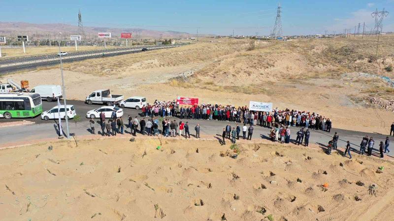 Büyükşehir’den şehitler anısına 251 fidan
