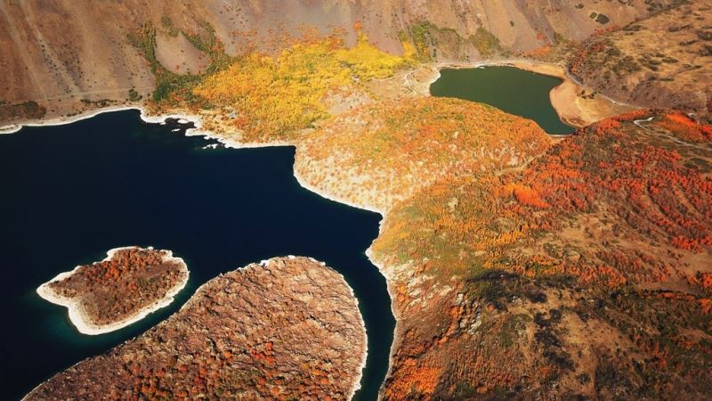 Nemrut Krater Gölü’nde sonbahar güzelliği
