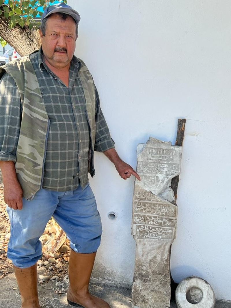 Köyceğiz’de çöplüğe atılmış 200 yıllık mezar taşı bulundu
