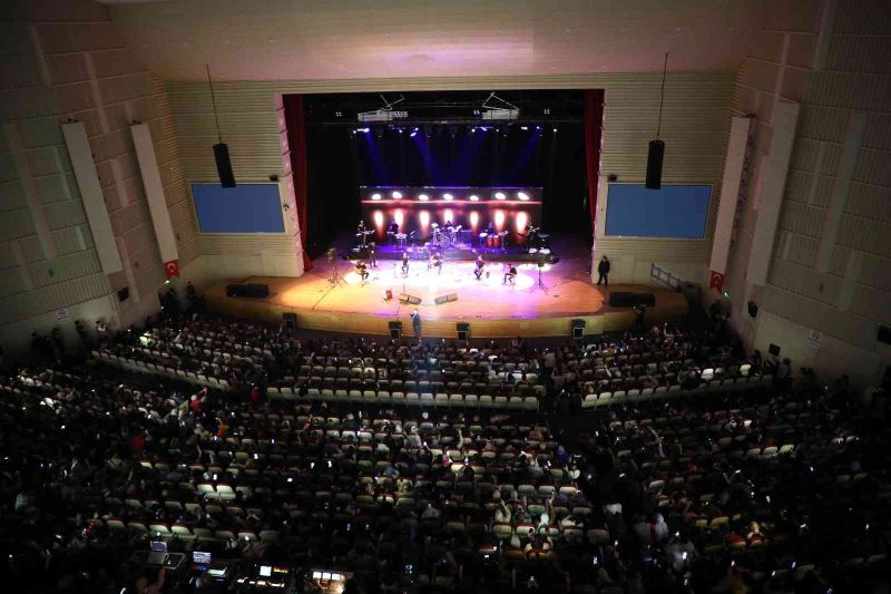 Talas Festivali’nde muhteşem Elif Buse Doğan konseri
