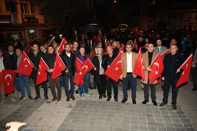 Lapseki’de fener alayı düzenlendi
