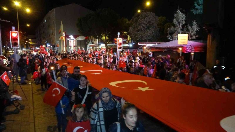 Çanakkale’de meşaleler Cumhuriyet için yandı
