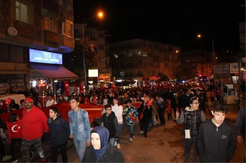 Çınarcık’ta fener alayı yürüyüşü yapıldı
