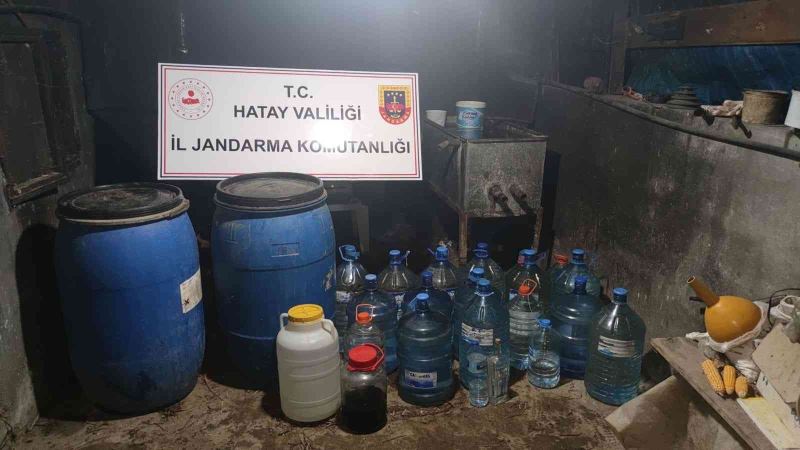 Hatay’da 3 ton 670 kilogram kaçak içki ele geçirildi
