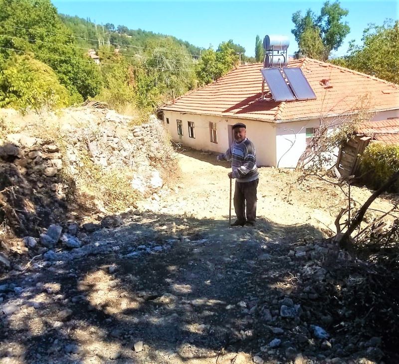 80 yıllık yol sorunu kökten çözüldü
