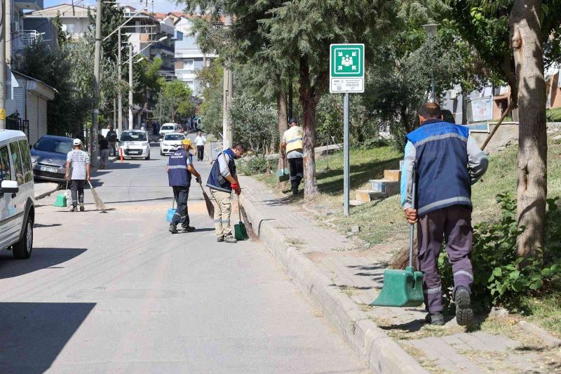 Buca sokaklarında dip bucak temizlik
