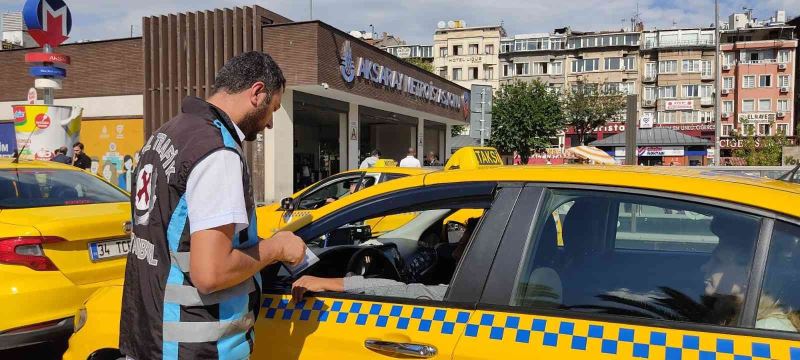 Fatih’te yolcu seçen 3 taksiciye ceza
