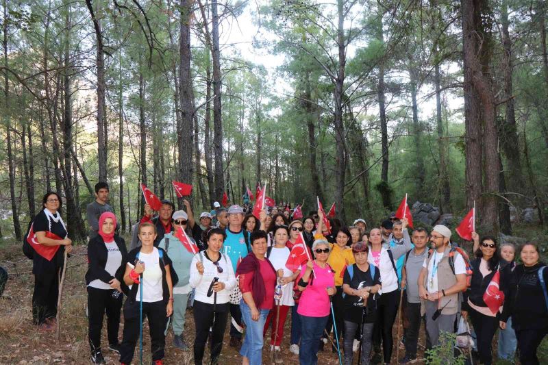 Tünektepe “Cumhuriyet Yolu’nda” doğa yürüyüşü
