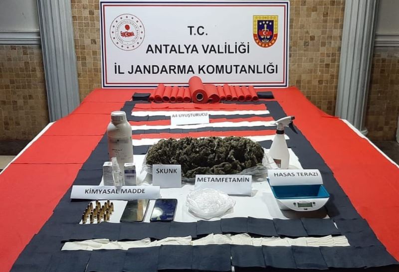 Antalya’da zehir tacirlerine büyük darbe: 384 milyon liralık uyuşturucu maddeleri ele geçirildi
