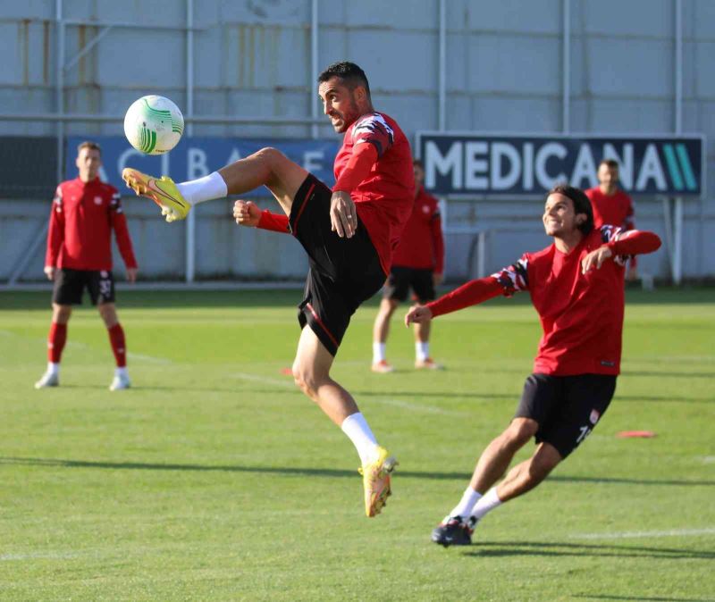 Sivasspor, Ballkani maçını hazırlıklarını tamamladı
