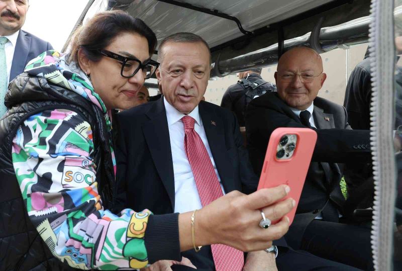 Cumhurbaşkanı Erdoğan, Galataport İstanbul’da incelemelerde bulundu
