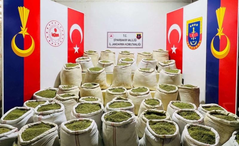 Bakan Soylu açıkladı: Diyarbakır’da 3 ton 470 kilogram kubar esrar ele geçirildi
