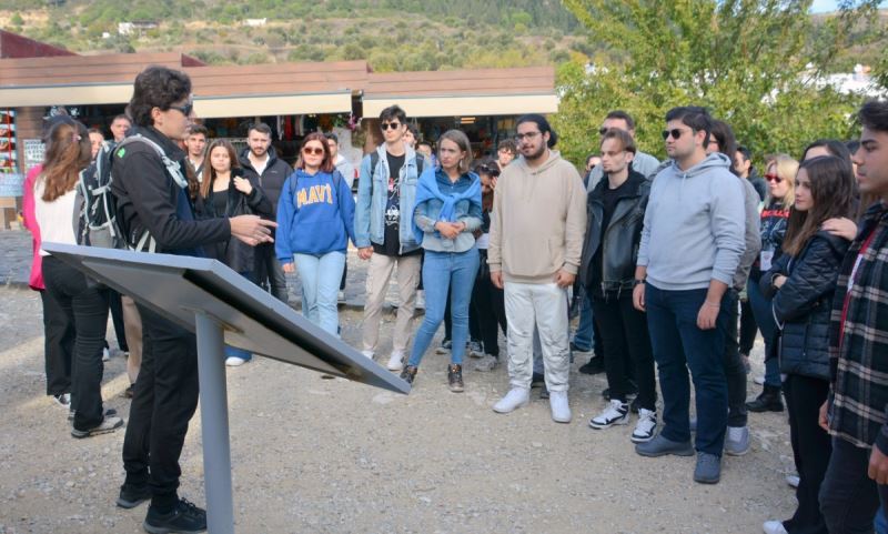 ÇOMÜ Ev Sahipliğinde Çanakkale Kültür ve Çanakkale Şehitlik gezisi düzenlendi
