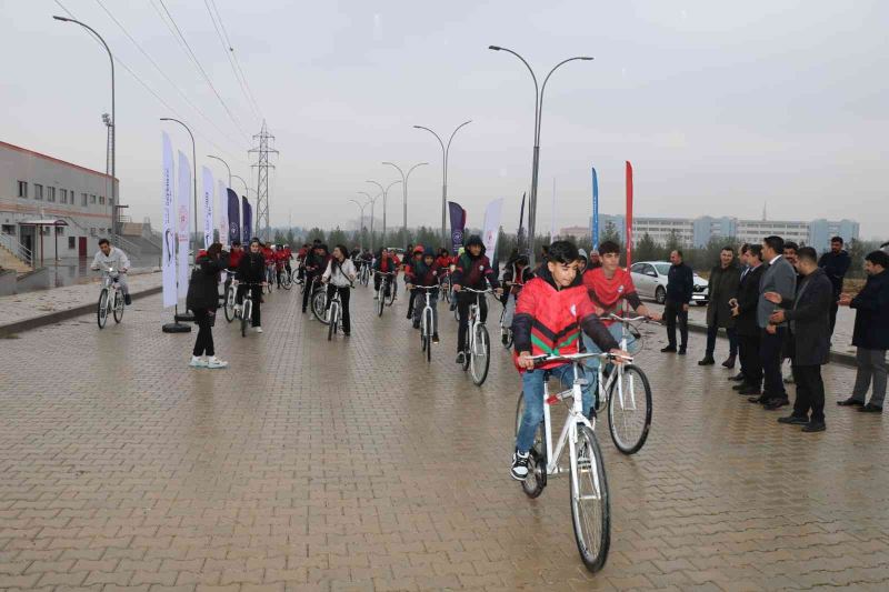 60 öğrenci sağlıklı yaşam için pedal çevirdi
