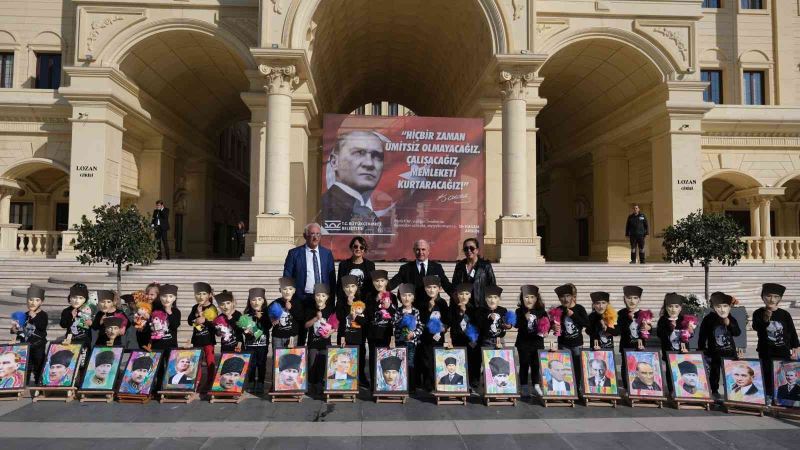 Minik yüreklerin Atatürk sevgisi boya fırçalarına yansıdı
