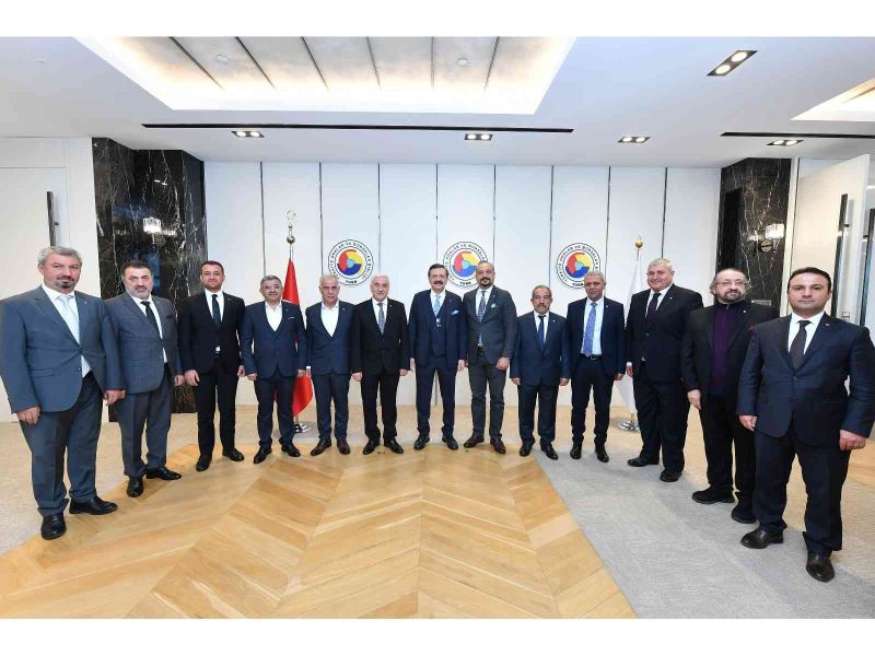 ATSO’nun yeni yönetimi TOBB Başkanı Hisarcıklıoğlu’yla bir araya geldi
