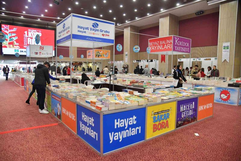 Bahçelievler Kitap Fuarına rekor ziyaretçi
