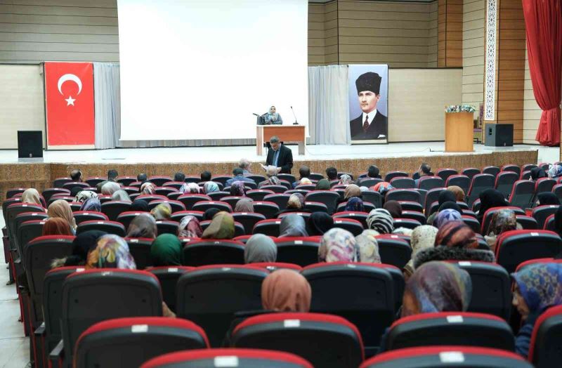 Kur’an Kursları öğreticileriyle Kasım ayı mutat personel toplantısı gerçekleştirildi
