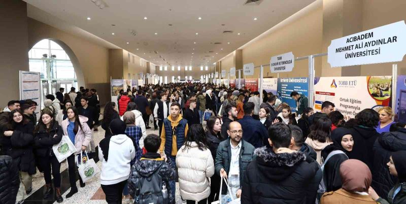 Gaziantep üniversite bölüm tanıtım ve kariyer Fuarı’na yoğun ilgi
