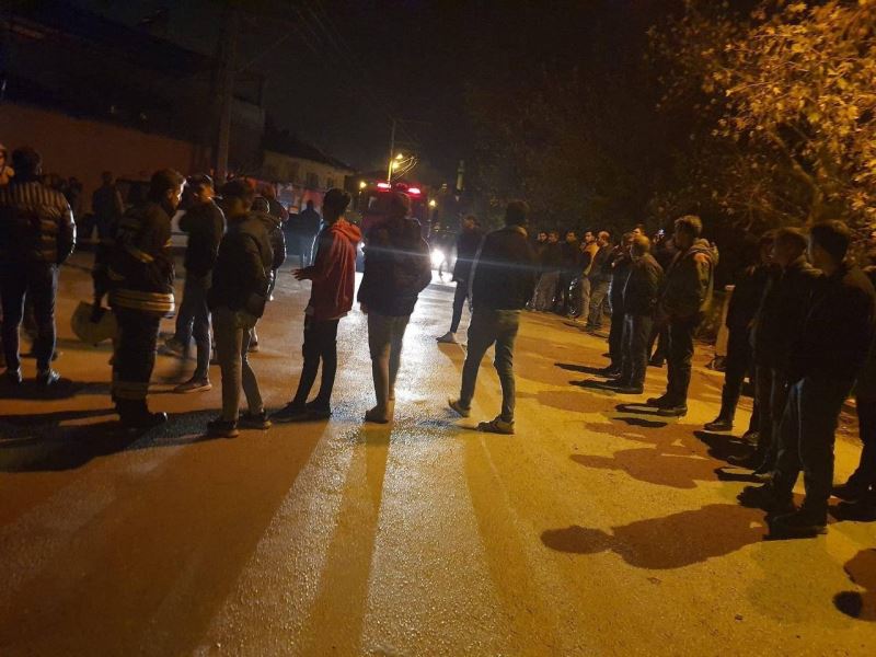 Manisa’da trafo patladı, mahalleli büyük panik yaşadı
