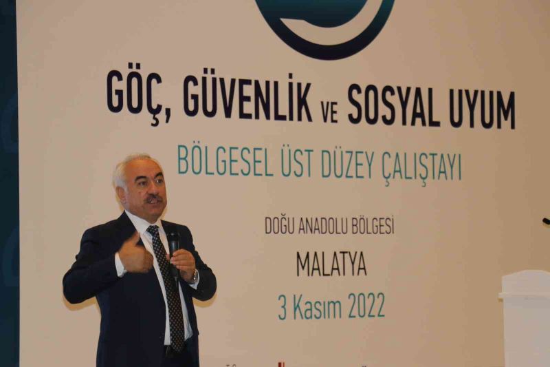 Bakan Yardımcısı Ersoy: “Biz, birilerinin yaptığı gibi Ege Denizi’nde botlarını şişleyip, çocukları soğuk sularda ölüme mahkum edemezdik