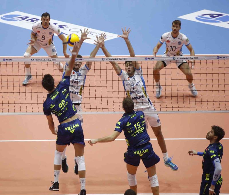 CEV Cup : Arkas Spor: 0 - Valsa Group Modena: 3
