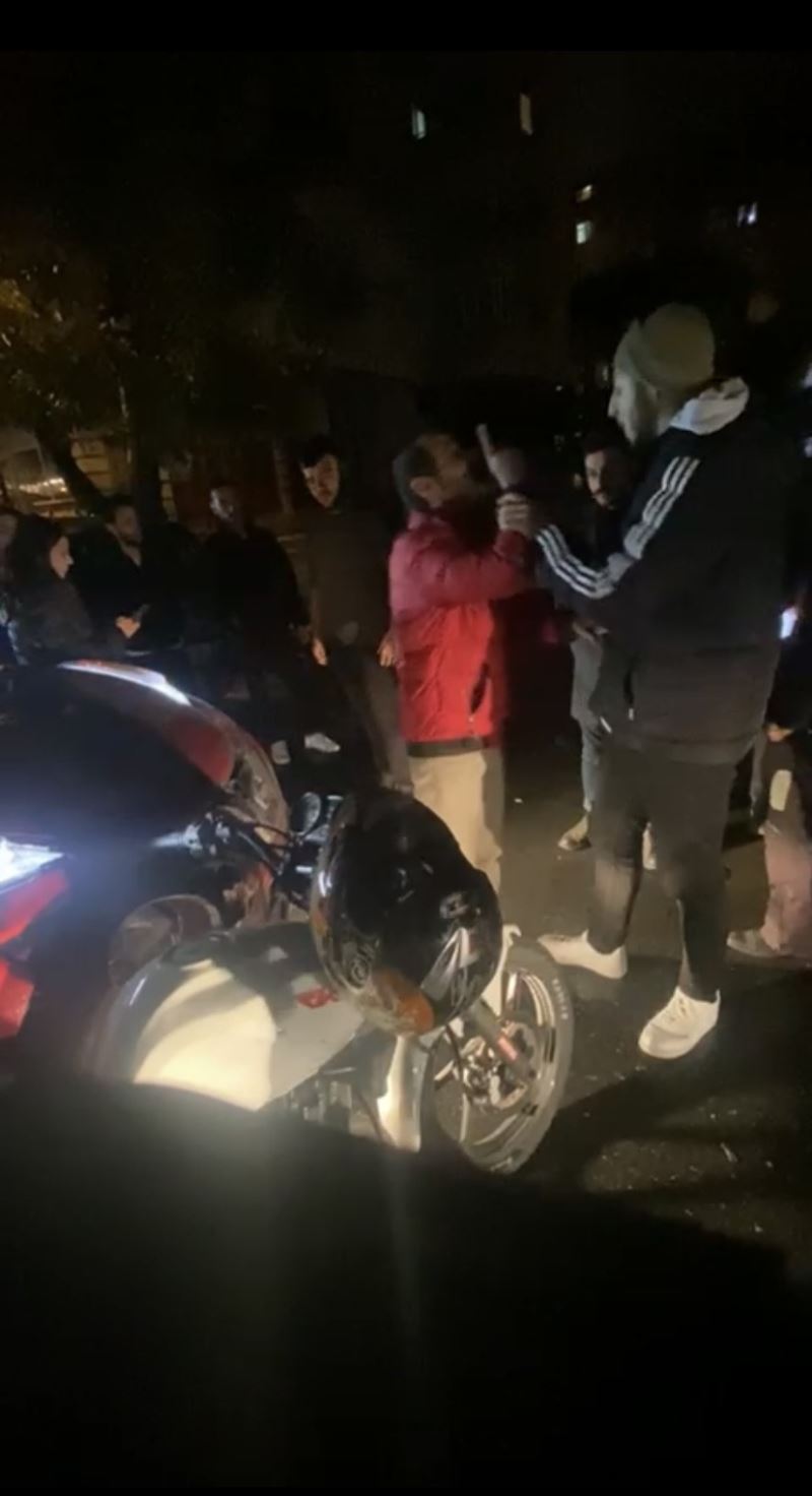 Maltepe’de kaza sonrası “arabamı mahvettin” tartışması motosikletli ile yumruklu kavgaya dönüştü
