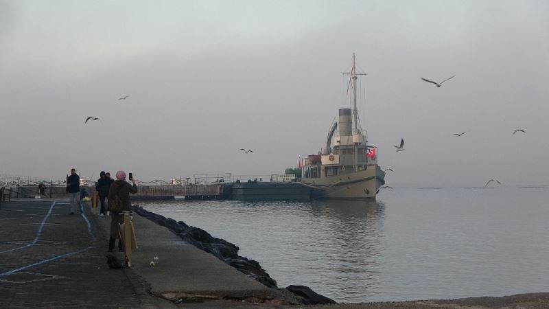 Çanakkale Boğazı sis nedeniyle transit gemi geçişlerine kapatıldı
