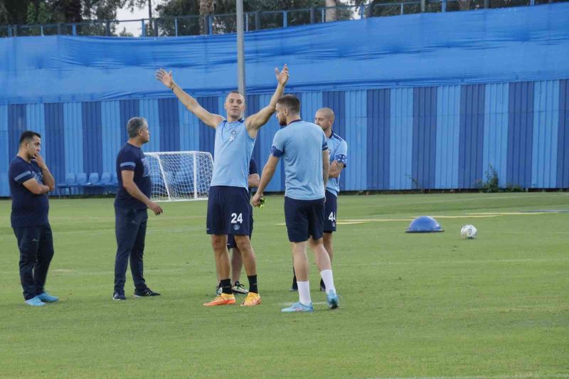 Adana Demirspor, Artem Dzyuba’ın sözleşmesini feshetti
