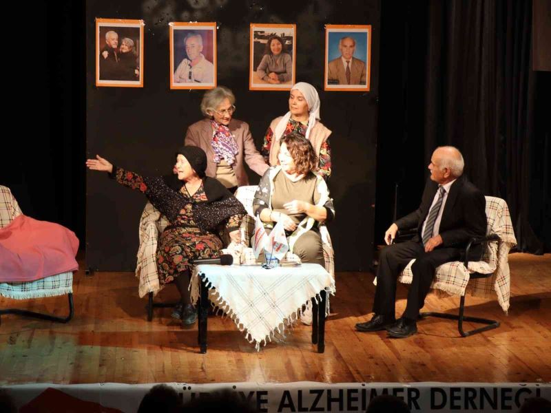 ’Unutsalar da, Unutulmayacaklar’ tiyatro oyunu Nazilli’de sahnelendi
