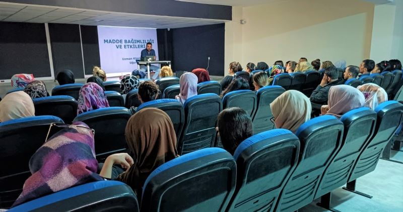 Diyarbakır’da kursiyerlere madde bağımlılığı semineri
