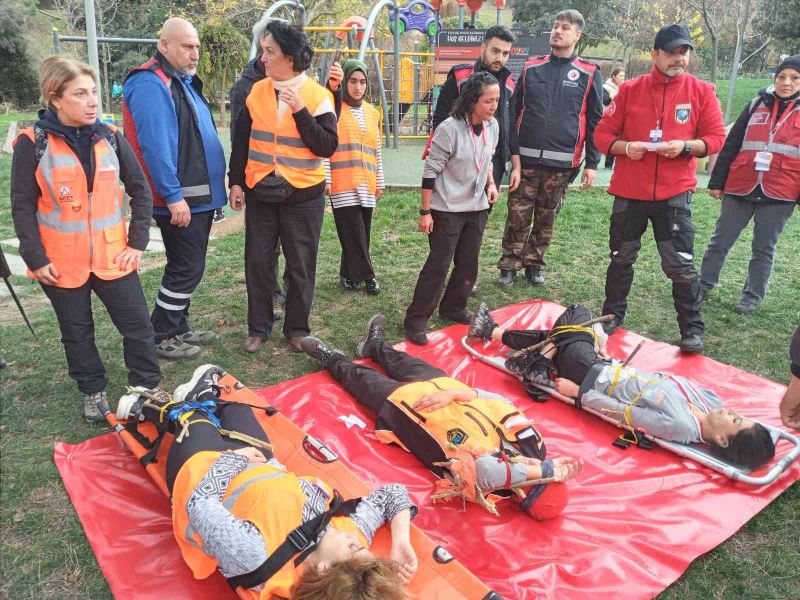 İstanbul’da afet gönüllülerine eğitim verildi
